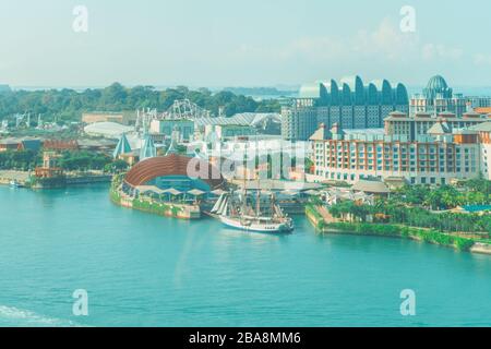 KEPPEL HARBOUR/SINGAPUR, 29. APRIL 2018 - Reflections at Keppel Bay in Singapur ist ein 99-jähriger Mietshalle-Luxus-Wohnkomplex am Wasser auf ca. Stockfoto