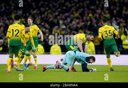 Norwich City Spieler feiern, nachdem sie das Unentschieden im Strafmaß gewonnen haben Stockfoto
