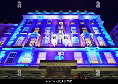 Evening Fortnum & Mason, Piccadilly, Westminster, London, Großbritannien Stockfoto