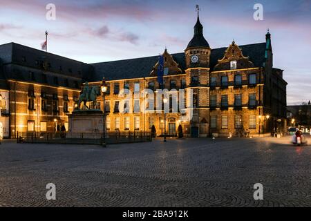 Das Rathaus von Düsseldorf auf dem Marktplatz in der Altstadt Stockfoto