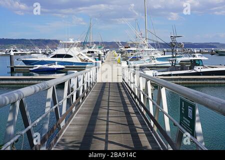 PAPAGAYO, COSTA RICA -17 MAR 2019- Blick auf die Marina Papagayo im Golf von Papagayo in Guanacaste, Costa Rica. Stockfoto