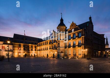 Das Rathaus von Düsseldorf auf dem Marktplatz in der Altstadt Stockfoto