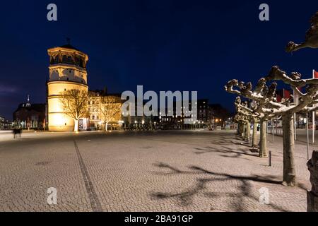 Burgplatz mit Schlossturm in der Düsseldorfer Altstadt Stockfoto