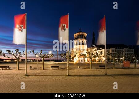 Burgplatz mit Schlossturm in der Düsseldorfer Altstadt Stockfoto