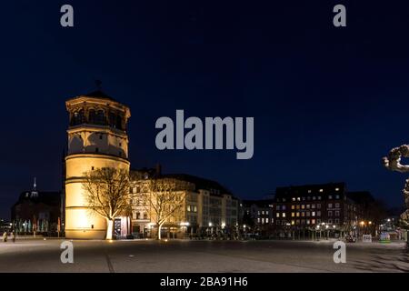 Burgplatz mit Schlossturm in der Düsseldorfer Altstadt Stockfoto