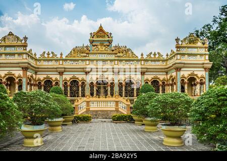 TIEN GIANG/VIETNAM, 20. MAI 2018 - VINH TRANG BERÜHMTE PAGODE IN MEINER THO-STADT TIEN GIANG Stockfoto