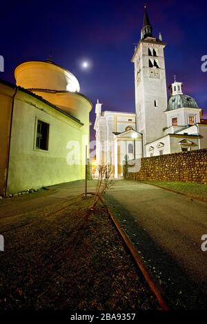 Die Kirche Santa Maria Assunta in der Villa Lagarina ist eines der illustren Beispiele für den Stil des Barock und des Rokoko im Trentino. Provinz Trient, Tre Stockfoto