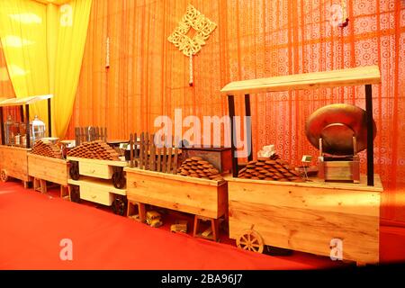 Mittagessen Buffet Party-Vorbereitung, Antik-Setup Stockfoto