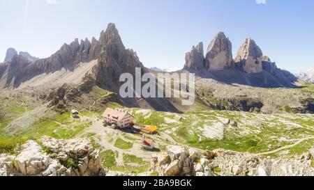 Reisen Sie im Sommer nach Tre Cime di Lavaredo in den Alpen Stockfoto