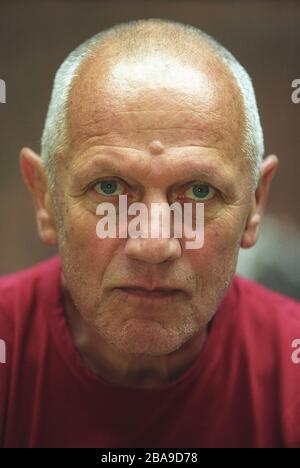 Steven Berkoff, auf dem Edinburgh International Book Festival, Edinburgh, Schottland, Großbritannien, August 2002. Stockfoto