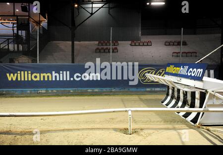 Allgemeiner Blick auf das William Hill Branding im Wimbledon Greyhound Stadium Stockfoto