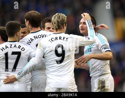 Chelseas Frank Lampard (rechts) feiert mit Teamkollegen, nachdem er das Auftakttor seines Teams erzielt hat Stockfoto