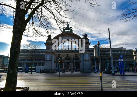 Hauptbahnhof in Luzern Stockfoto