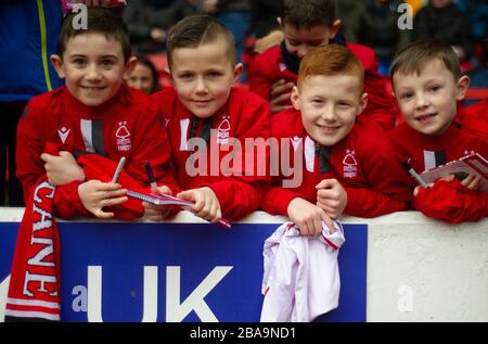 Ein allgemeiner Blick auf die Fans des Nottingham Forest auf dem City Ground Stockfoto