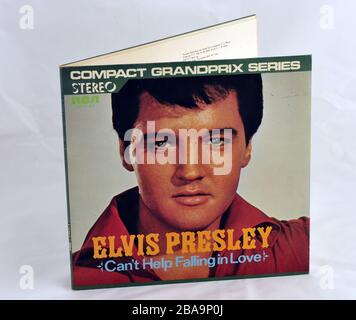 Japanische EP von Elvis Presley Picture Sleeve auf Vinyl von "Can't Help Falling in Love" Stockfoto