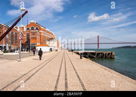 Lissabon, Portugal - 2. März 2020: Elektrizitätsmuseum im Tejo Kraftwerk. Stockfoto