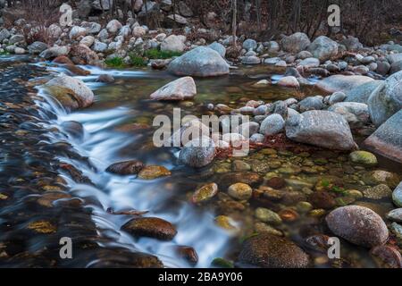 Garganta Jaranda. Landschaft in der Nähe von Jarandilla de la Vera, Caceres. Der Extremadura. Spanien. Stockfoto