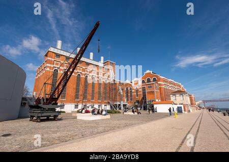 Lissabon, Portugal - 2. März 2020: Elektrizitätsmuseum im Tejo Kraftwerk. Stockfoto