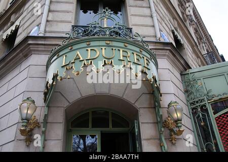 Ladurée, Champs Elysées, Paris, Frankreich Stockfoto