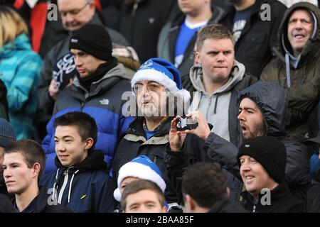 Everton-Fans auf der Tribüne im Britannia Stadium Stockfoto