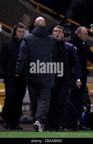 Wolverhampton Wanderers Manager stale Solbakken und Birmingham City Manager Lee Clark am Ende des Spiels Stockfoto