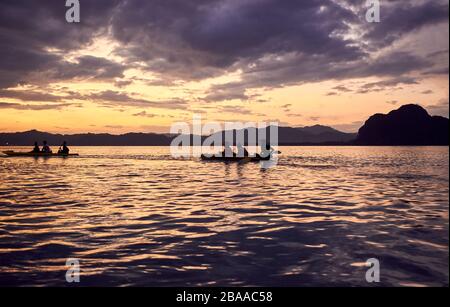 Kajak in der Bucht Ao Phang Nga in Phuket Stockfoto