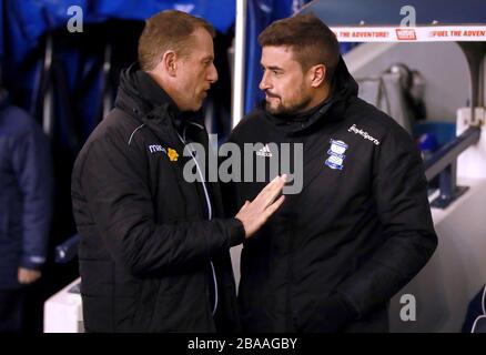 Millwalls Manager Gary Rowett (links) und Birmingham City Manager Pep Clotet vor dem Spiel Stockfoto