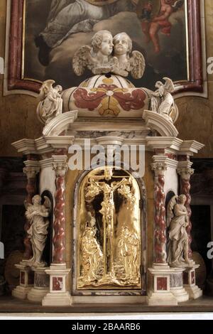 Tabernakel auf dem Altarbild des heiligen Ignatius von Loyola in der Kirche der heiligen Katharina von Alexandrien in Zagreb, Kroatien Stockfoto