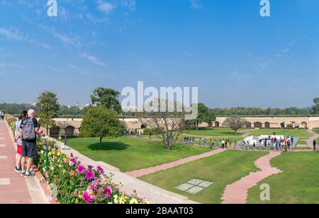 Raj Ghat, ein Denkmal für Mahatma Gandhi am Ort seiner Kremierung, Neu-Delhi, Indien Stockfoto