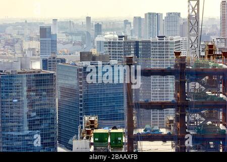 Neuer Wolkenkratzer in großer Höhe im Bau Stockfoto