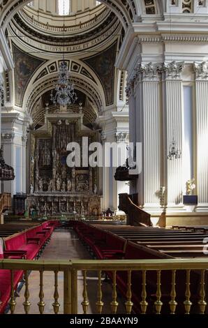 Zaragoza, Spanien - 16. Mai 2010: Innenansicht der Basilika - Kathedrale unserer Lieben Frau von Säule in Zaragoza, Aragonien Stockfoto