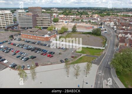 Vom Dach des Jurys Inn Hotel aus hat man einen Blick auf das Kimmerfields Reentwicklungsgebiet des Swindon Town Center Stockfoto