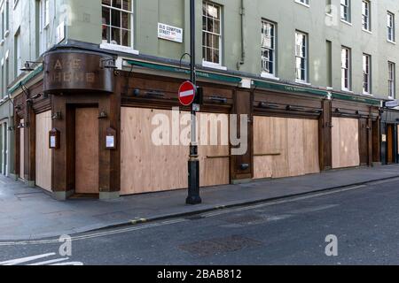 London - England - Old Compton Street - 21032020 - Leere Straßen, während Corona Virus London trifft und viele Unternehmen zwingt, geschlossen zu werden oder einen reduzierten Service anzubieten - Fotograf: Brian Duffy Stockfoto