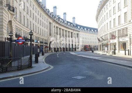 Desertierte Regent Street im Coronavirus Lockdown, im März 2020, im Zentrum von London, Großbritannien Stockfoto