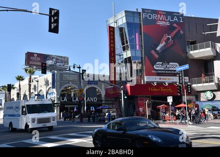 HOLLYWOOD, CA/USA - 27. JANUAR 2020: Madame Tussauds Wachsfigurenkabinett auf dem Hollywood Walk of Fame Stockfoto