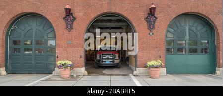 Blick auf die Feuerwache an der Massachusetts Avenue, Cambridge, Massachusetts, USA Stockfoto