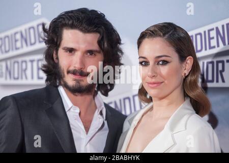 Schauspielerin Blanca Suarez und Schauspieler Yon Gonzalez darstellen, während "Perdiendo El Norte" Film Premiere photocall in Madrid, Spanien. März 05, 2015. (ALTERPHOTOS/V Stockfoto