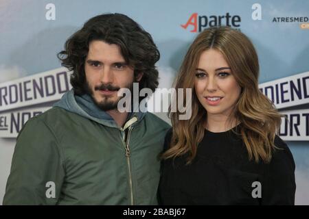 Schauspieler Yon Gonzalez und Schauspielerin Blanca Suarez darstellen, während "Perdiendo El Norte" Filmvorführung photocall in Madrid, Spanien. März 03, 2015. (ALTERPHOT Stockfoto