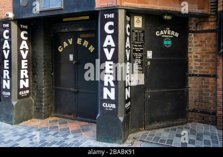 Der Cavern Club schloss und die Mathew Street leer an Touristen wegen des Coronavirus in Liverpool Stockfoto