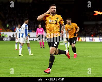 Ruben Neves von Wolverhampton Wanderers feiert das zweite Tor seiner Seite Stockfoto