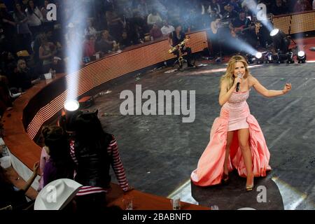 la cantante rockera Gloria Trevi durante un convivio con sus Fans y concierto el palenque de la Feria de Leon/Guanajuato2012...28/ene/2012....***Foto Stockfoto