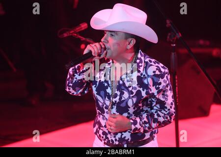 Tito Torbellino durante su concierto en el Palenque de la ExpoGan el 27 de abril 2013 en Hermosillo Sonora. . * Foto:©LuisGutierrez* Stockfoto