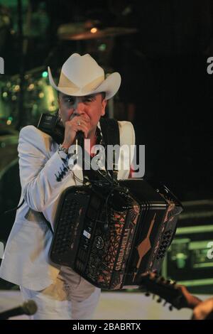 Tito Torbellino durante su concierto en el Palenque de la ExpoGan el 27 de abril 2013 en Hermosillo Sonora. . * Foto:©LuisGutierrez* Stockfoto