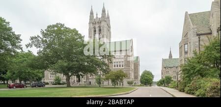 Sehen Sie sich die Gasson Hall des Boston College, Chestnut Hill, Boston, Massachusetts, USA an Stockfoto