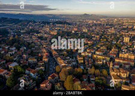 Morgenluftpanorama von Cesena in der Emilia-Romagna Italien bei Forli und Rimini, mit mittelalterlichen Burg Malatestjana, Piazza del Popolo und Roman Cathol Stockfoto