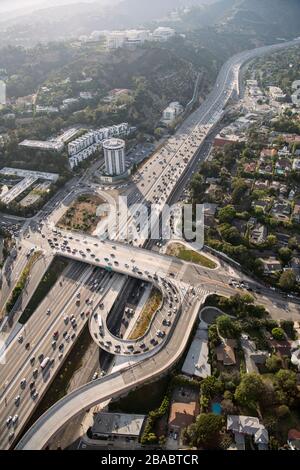Luftbild der Loops auf der Autobahn in Los Angeles, Kalifornien, USA Stockfoto