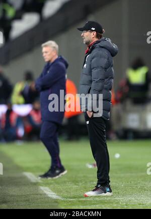 West Ham United Manager David Moyes und Liverpools Manager Jurgen Klopp auf der Touchline Stockfoto