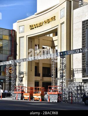 HOLLYWOOD, CA/USA - 27. JANUAR 2020: Die Vorbereitungen beginnen vor dem Dolby Theatre für die Oscarverleihung am 9. Februar Stockfoto