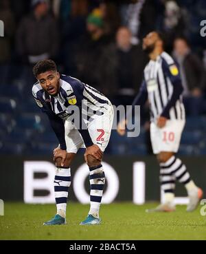 Darnell Furlong von West Bromwich Albion sieht nach dem Spiel niedergeschlagen aus Stockfoto