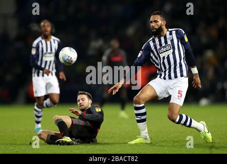 Nick Powell (links) von Stoke City und Kyle Bartley von West Bromwich Albion im Einsatz Stockfoto